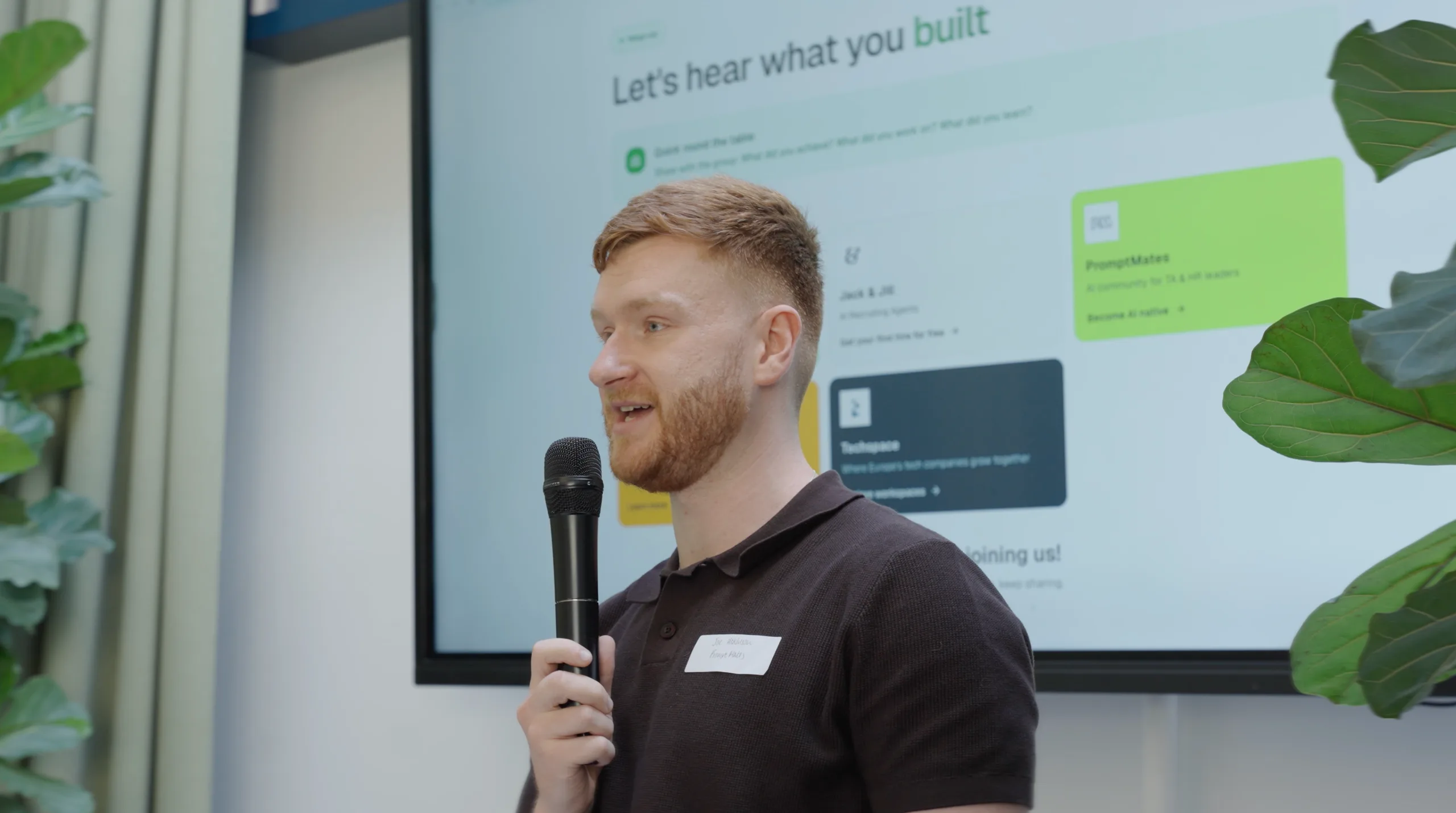 Joe Atkinson speaking at a PromptMates event